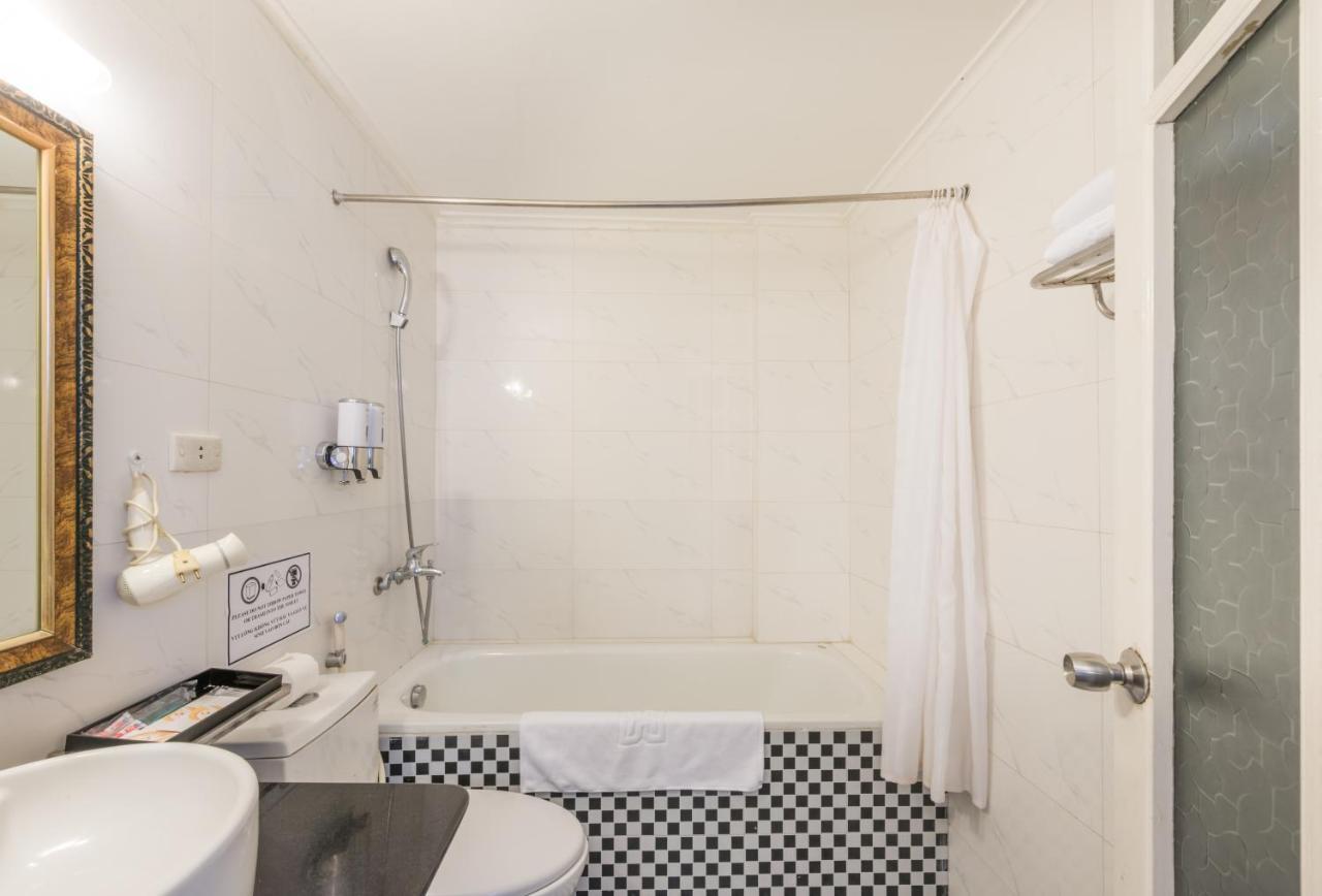 Hestia Legend Hotel Ханой Екстериор снимка